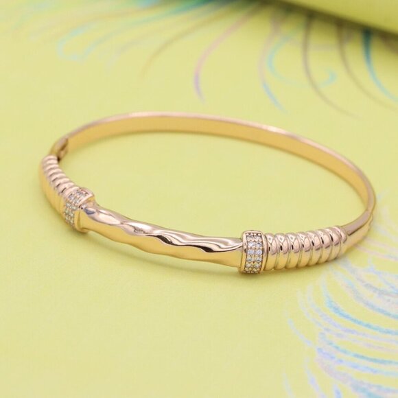 Elegant Rose Gold Bangle with Ribbed & Wave Design, XPBL0440 - Picture 4 of 12